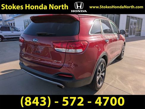 Used 2016 Kia Sorento EX FWD image 2