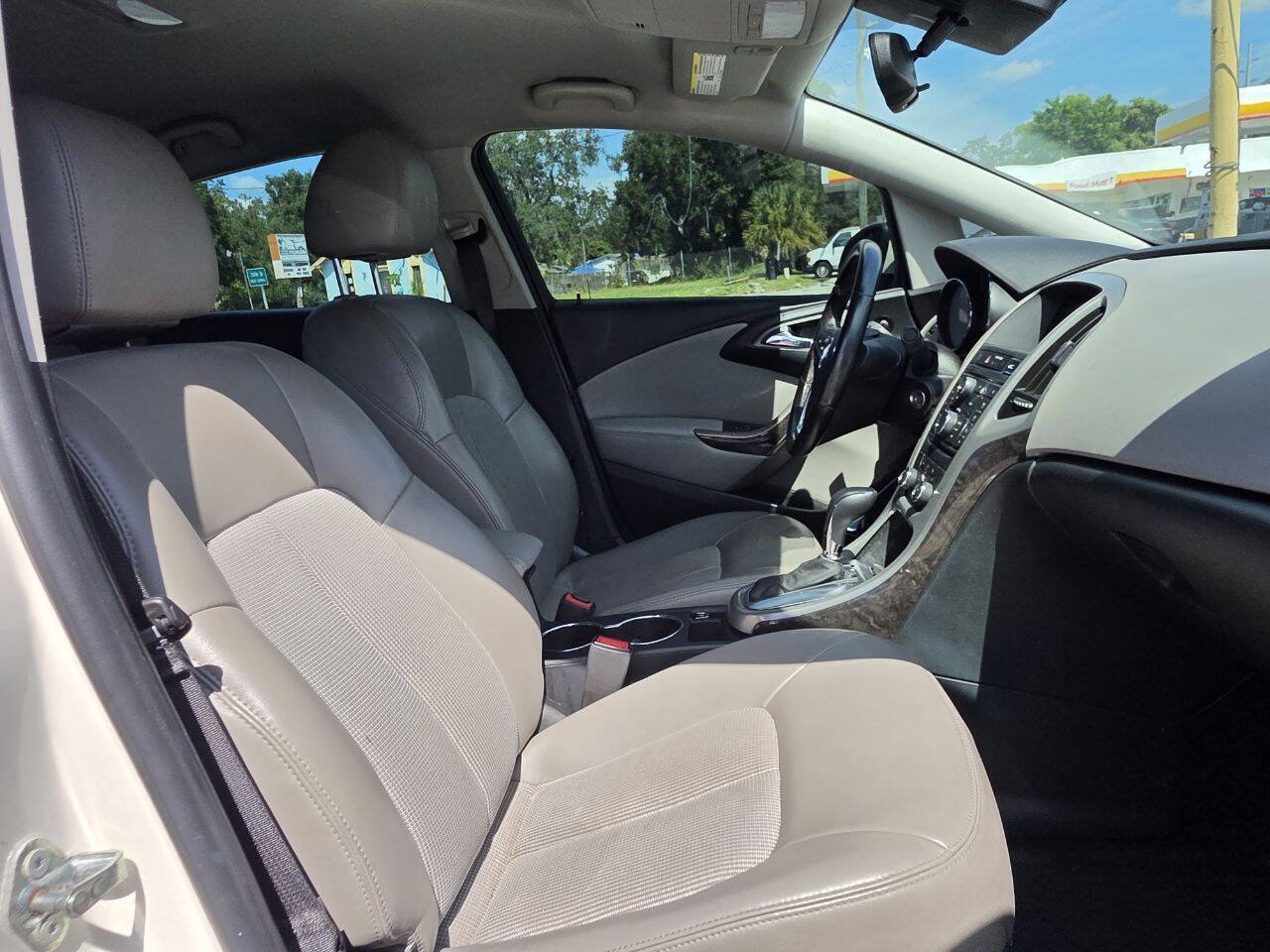 Used 2015 Buick Verano FWD image 18
