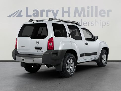 Used 2014 Nissan Xterra PRO-4X w/ Pro-4x Leather Package AWD/4WD image 2