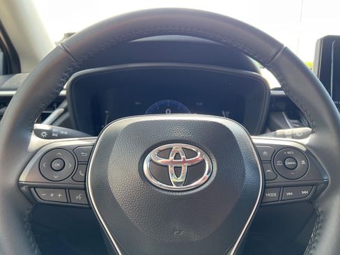 Used 2026 Toyota Corolla Cross LE AWD/4WD image 15