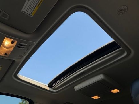 Used 2014 Chevrolet Tahoe LT AWD/4WD image 32