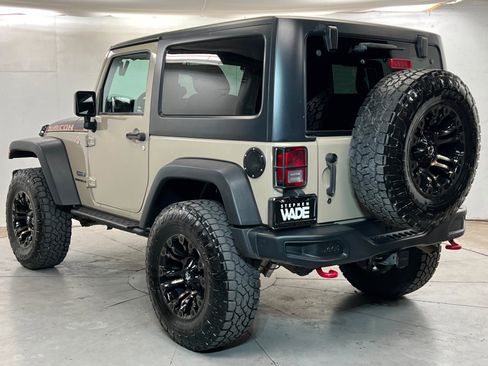 Used 2017 Jeep Wrangler Rubicon AWD/4WD image 3