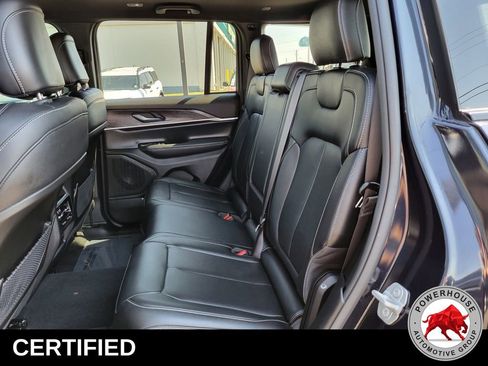 Used 2024 Jeep Grand Cherokee Limited image 15