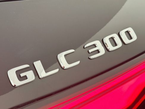 Used 2023 Mercedes-Benz GLC 300 image 9