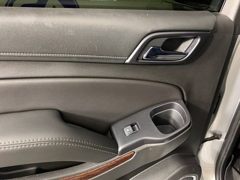 Used 2017 GMC Yukon SLE w/ SLE Value Package image 30