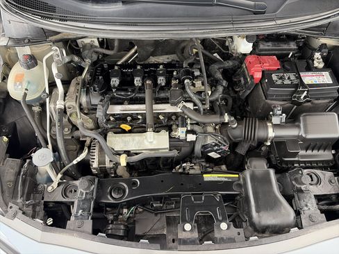 Used 2024 Nissan Versa SV FWD image 10
