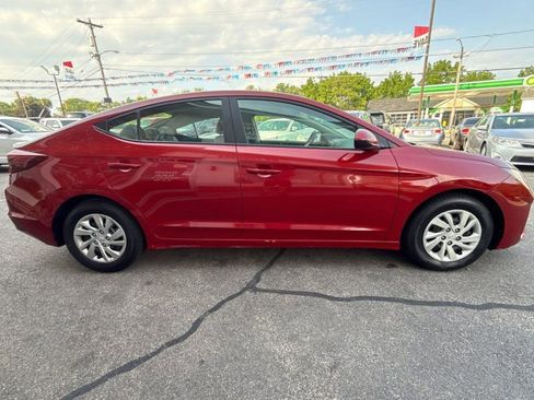 Used 2019 Hyundai Elantra SE FWD image 4