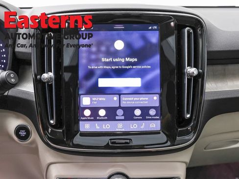 Used 2023 Volvo XC40 B4 Ultimate FWD image 12