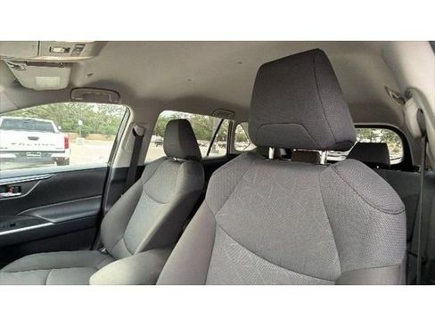 Certified 2025 Toyota RAV4 XLE FWD image 21