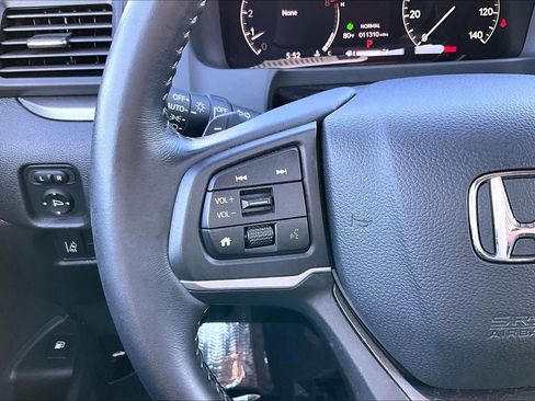 Certified 2025 Honda Ridgeline RTL image 23