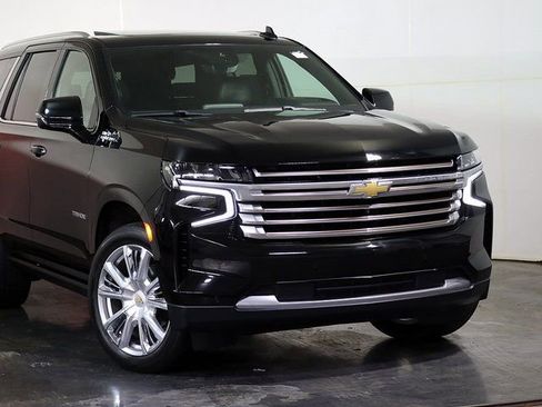 Used 2023 Chevrolet Tahoe High Country w/ Premium Package 2 AWD/4WD image 6