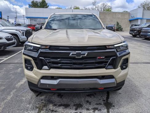 Used 2024 Chevrolet Colorado Z71 w/ Z71 Convenience Package 2 image 2