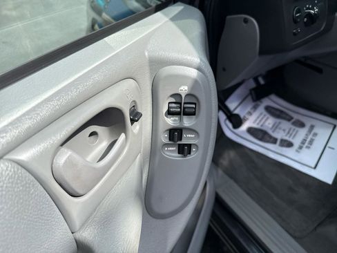 Used 2006 Dodge Grand Caravan SE w/ Popular Equipment Group I image 9