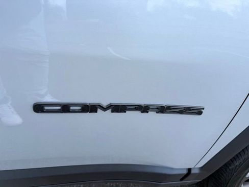 New 2026 Jeep Compass Latitude image 28