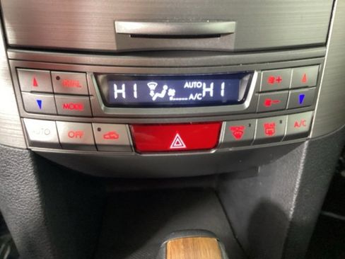 Used 2013 Subaru Outback 2.5i Limited w/ Moonroof Pkg image 22