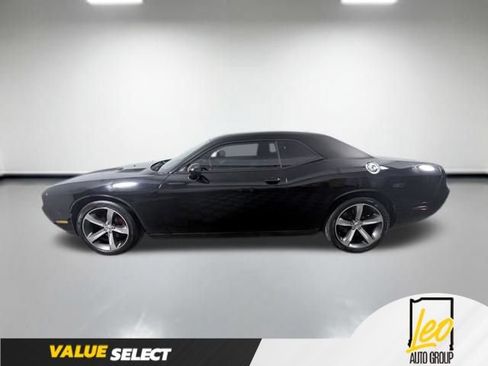 Used 2013 Dodge Challenger SXT RWD image 9