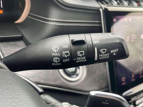 Used 2021 Jeep Grand Cherokee L Limited image 24