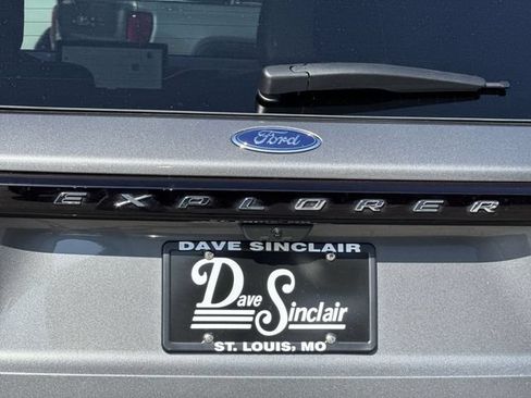 Used 2025 Ford Explorer Active w/ Active Comfort Package AWD/4WD image 32