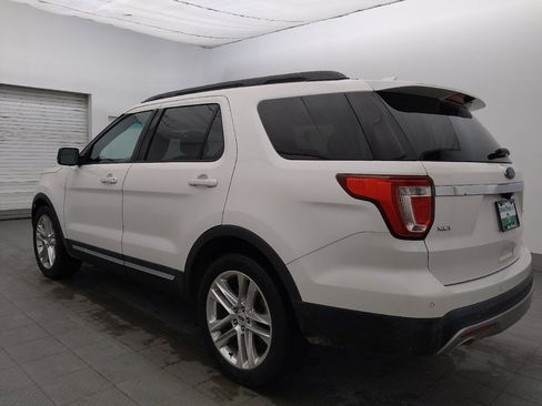 Used 2016 Ford Explorer XLT w/ Equipment Group 202A FWD image 3