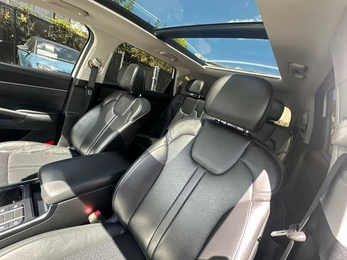 Used 2023 Kia Sorento S w/ Panoramic Sunroof Package AWD/4WD image 11
