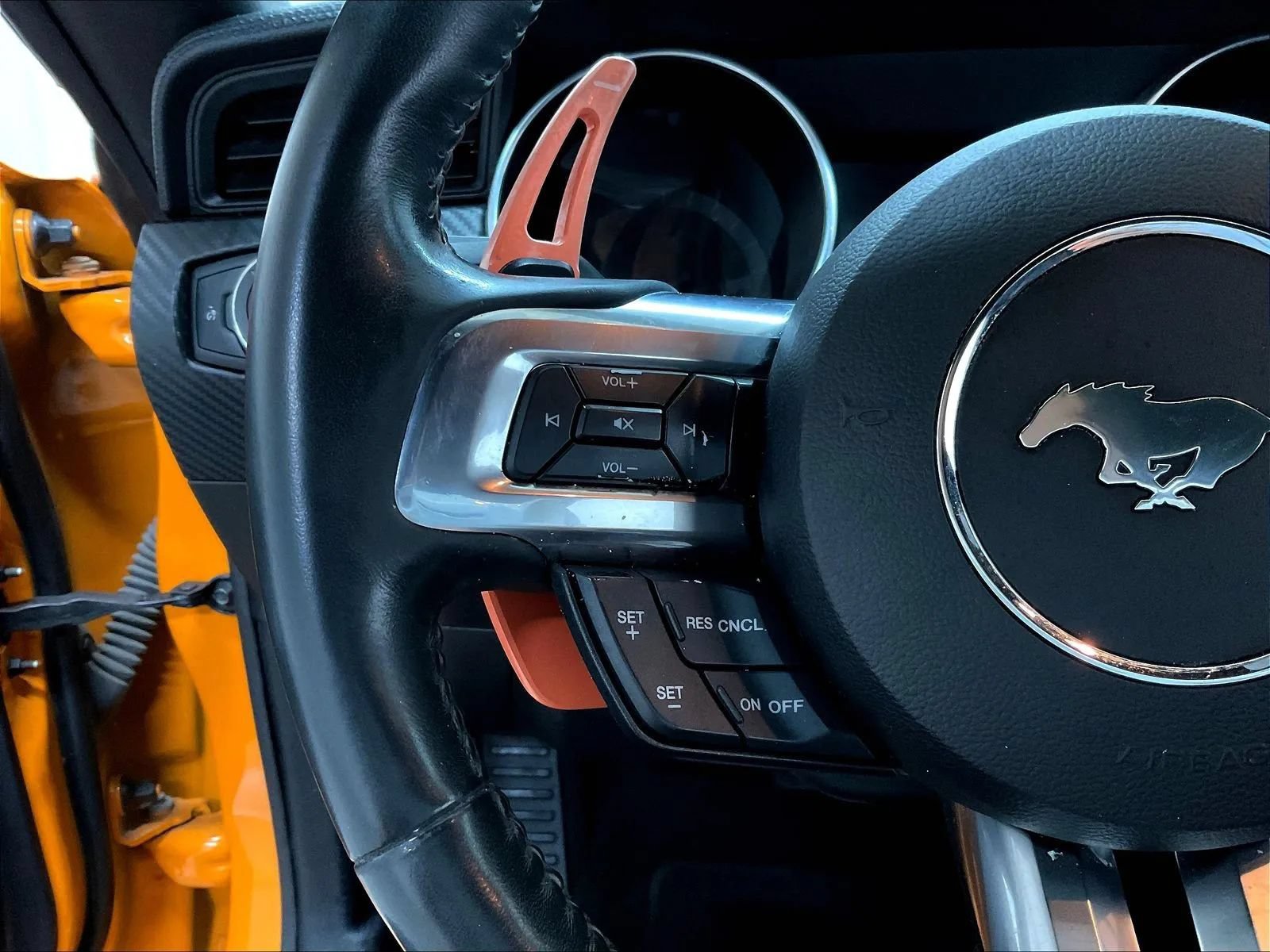 Used 2018 Ford Mustang Coupe RWD image 19