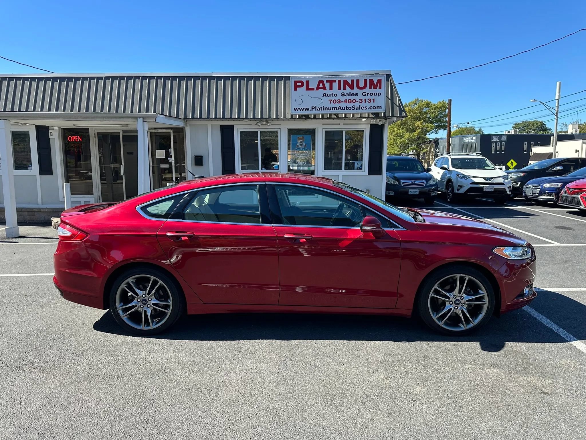 Used 2016 Ford Fusion Titanium AWD/4WD image 4