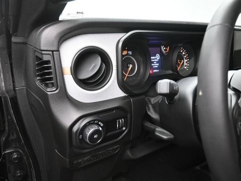 Used 2024 Jeep Wrangler Unlimited Sport AWD/4WD image 13