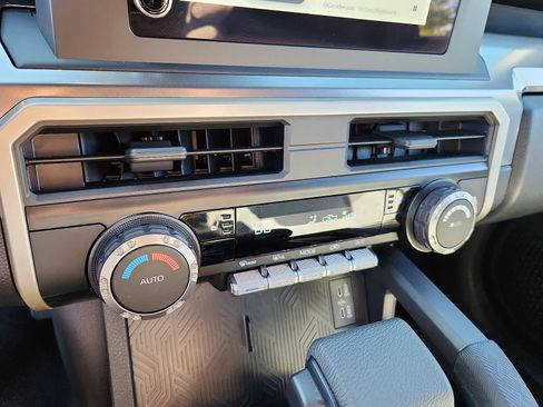 Certified 2025 Toyota Tacoma TRD Off-Road AWD/4WD image 17
