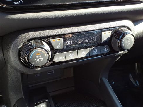 Certified 2023 Nissan Kicks SR w/ SR Premium Package image 18