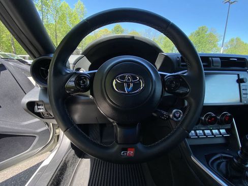 Used 2023 Toyota GR86 RWD image 28