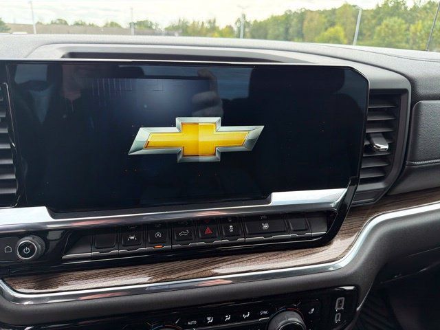 Certified 2024 Chevrolet Silverado 1500 LT AWD/4WD image 24