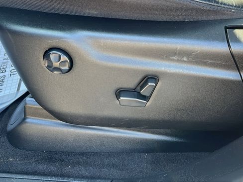 Used 2022 Jeep Grand Cherokee Laredo X image 23