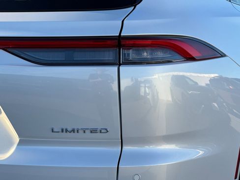 New 2026 Toyota Crown Signia image 11