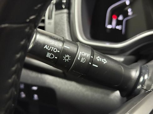 Used 2018 Honda CR-V Touring image 28