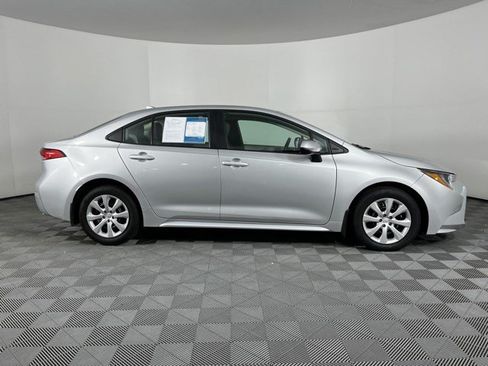 Used 2025 Toyota Corolla LE FWD image 9