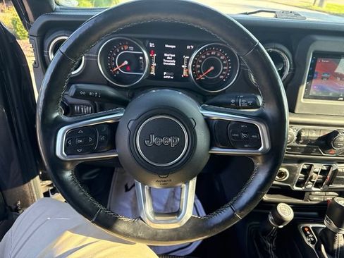 Used 2019 Jeep Wrangler Unlimited Sahara AWD/4WD image 21
