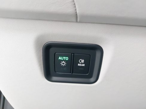 New 2026 Porsche Cayenne GTS image 28