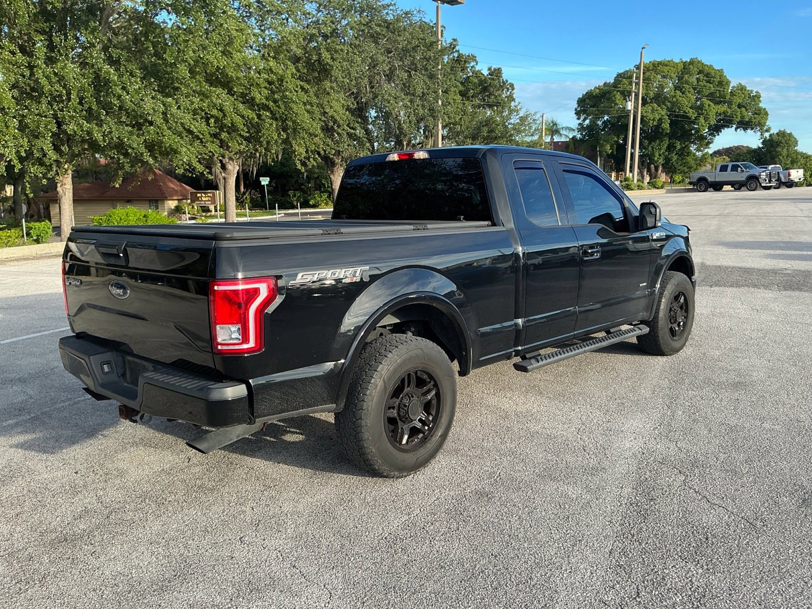 Used 2017 Ford F150 XLT w/ Equipment Group 301A Mid AWD/4WD image 9