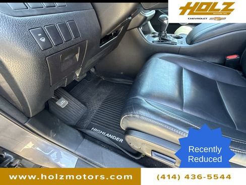 Used 2017 Toyota Highlander XLE AWD/4WD image 34