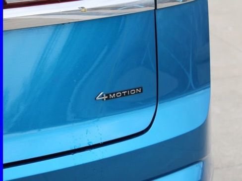 Used 2024 Volkswagen Atlas Cross Sport SEL Premium R-Line image 8