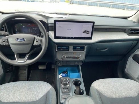 Used 2025 Ford Maverick XLT w/ Equipment Group 301A AWD/4WD image 3