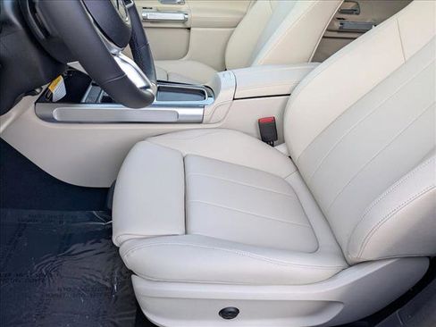 New 2026 Mercedes-Benz GLB 250 image 4