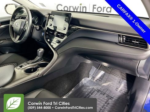 Used 2024 Toyota Camry SE image 27