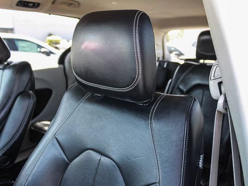 Used 2022 Chrysler Pacifica Touring-L FWD image 25