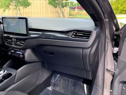 Used 2024 Ford Escape ST-Line w/ Tech Pack #1 FWD image 15