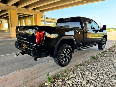 Used 2023 GMC Sierra 2500 AT4 w/ AT4 Premium Plus Package AWD/4WD image 3
