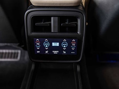 Used 2020 Porsche Taycan Turbo image 36