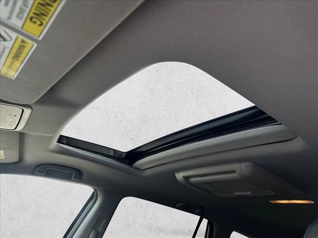 Used 2017 Honda Pilot Touring image 14