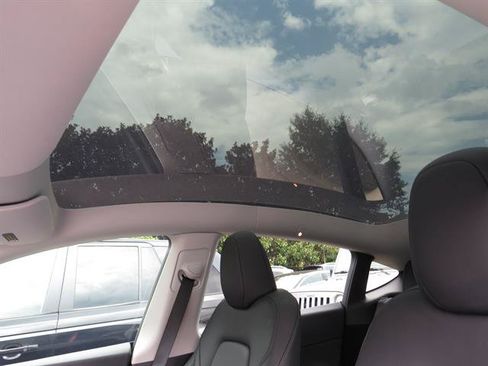 Used 2024 Tesla Model Y Performance AWD/4WD image 24