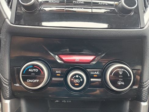 Used 2019 Subaru Forester Premium AWD/4WD image 23